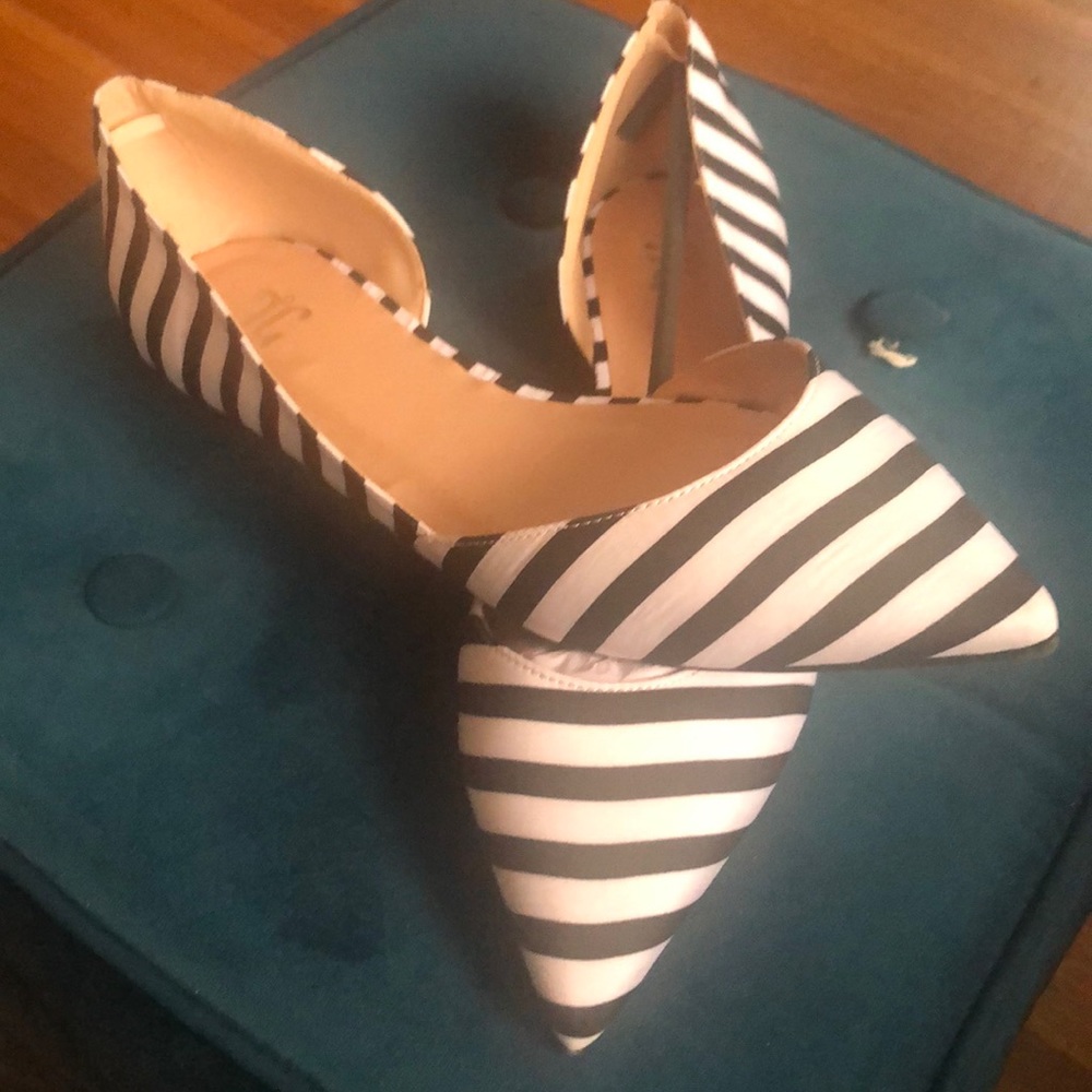 Flat shoes